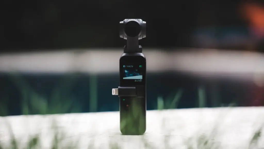 DJI Osmo Pocket 4P: هل انتهى زمن الاعتماد على كاميرا الهاتف؟