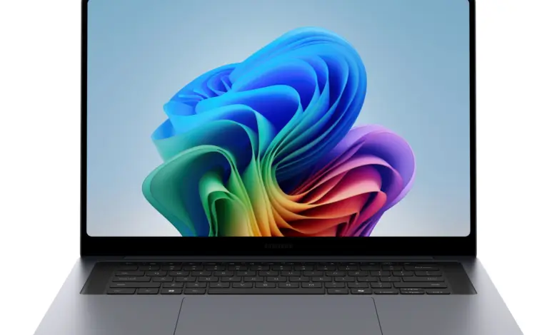 حاسوب سامسونج Galaxy Book6 Pro بشاشة AMOLED من الأمام