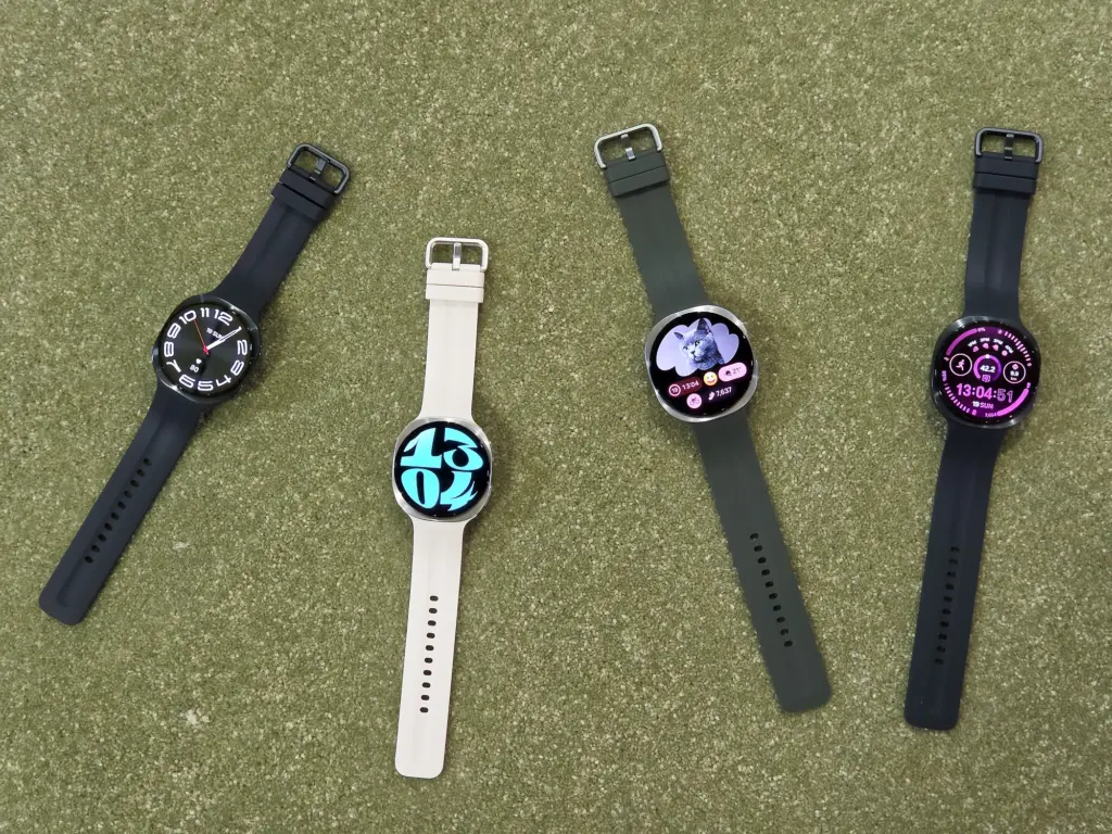 ساعات Galaxy Watch9 بالألوان الجرافيتي والكريمي والفضي