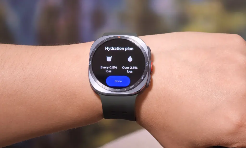 تنبيه شرب الماء على شاشة Galaxy Watch Ultra 2