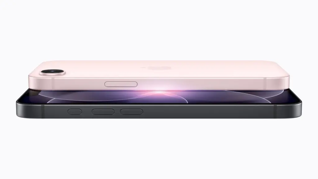 هاتف iPhone 17e باللونين الوردي الفاتح والأسود