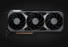 بطاقة الرسوميات AMD Radeon RX 9070 XT بثلاث مراوح