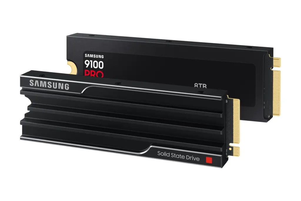 وحدة Samsung 9100 PRO سعة 8 تيرابايت من الأمام والخلف