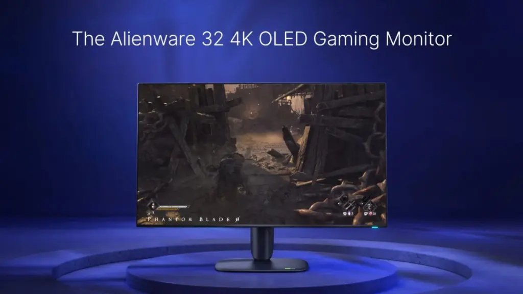 شاشة Alienware 32 4K OLED للألعاب على منصة زرقاء