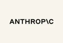 شعار Anthropic على خلفية بيج
