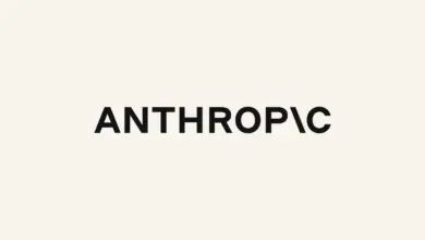 شعار Anthropic على خلفية بيج