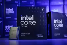 معالج Core Ultra 7 270K Plus بجانب علبته من إنتل