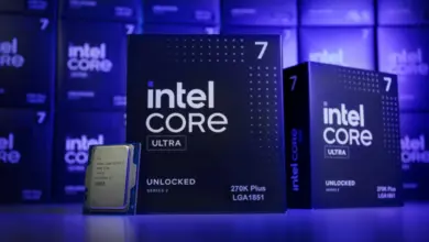 معالج Core Ultra 7 270K Plus بجانب علبته من إنتل