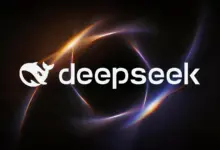 شعار DeepSeek على خلفية داكنة بخطوط ضوئية