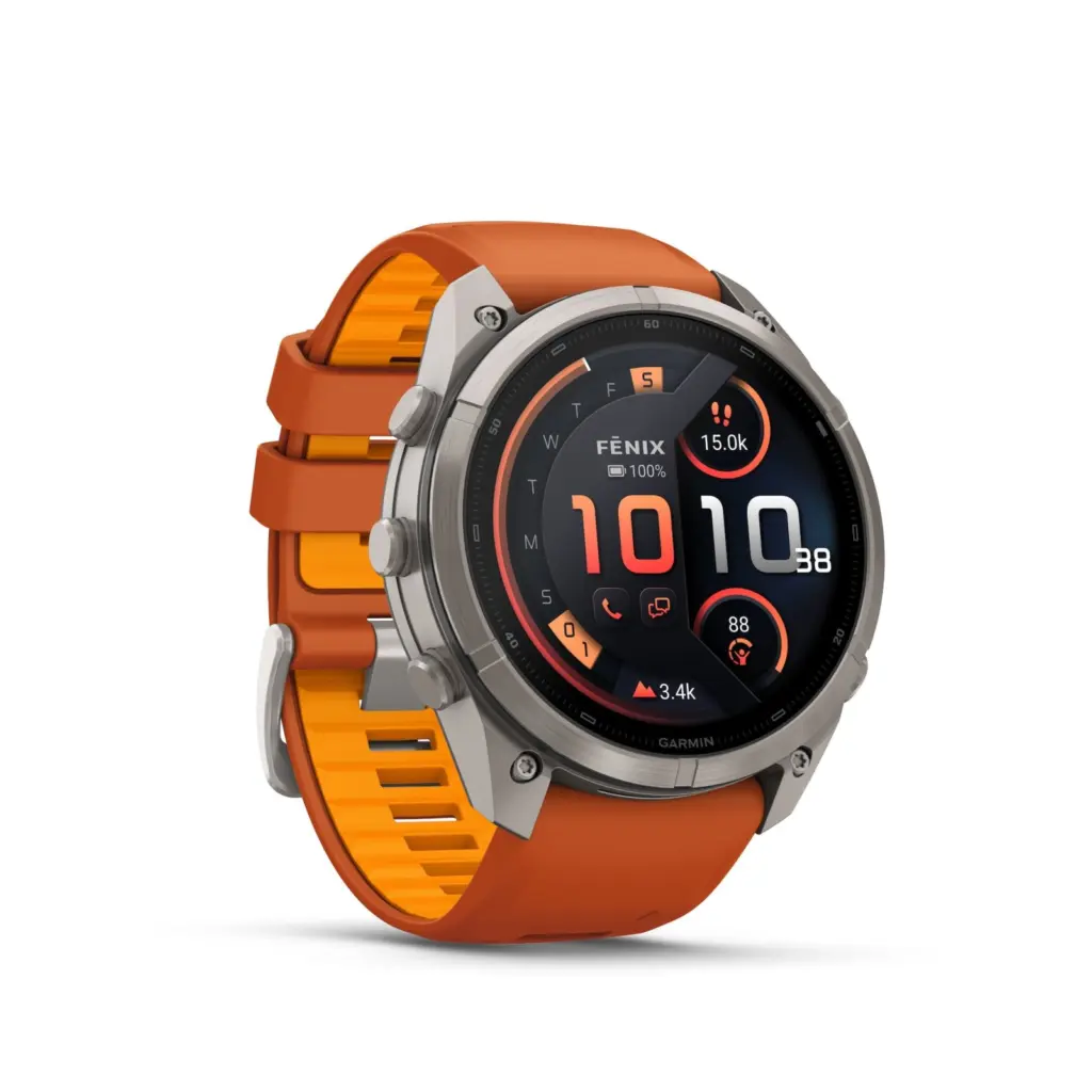 ساعة Garmin Fenix 9 Pro بحجم 51 ملم وسوار برتقالي تعرض واجهة رياضية
