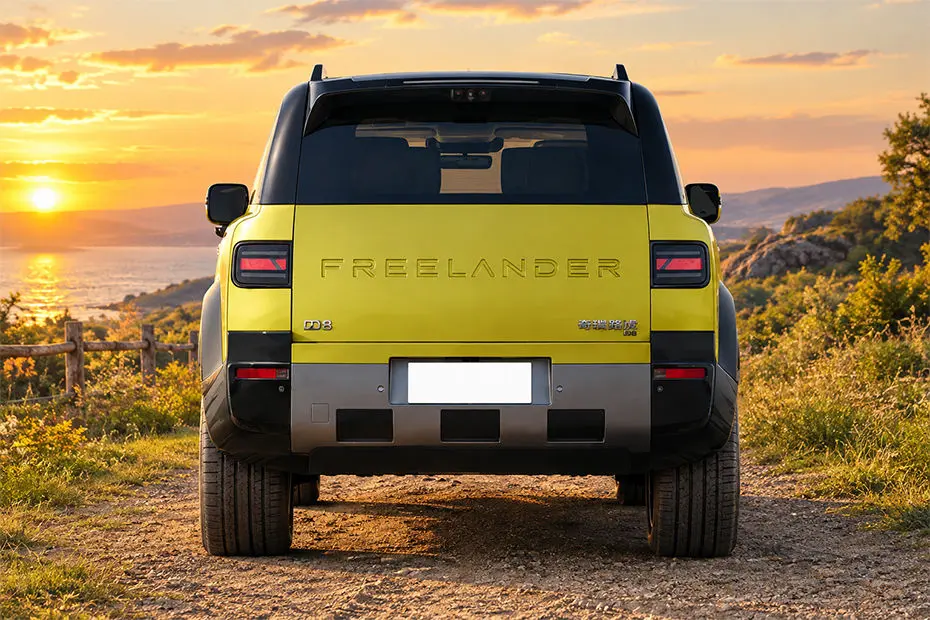 Freelander 8 من الخلف