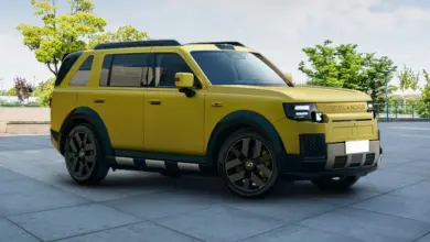 سيارة Freelander 8 الصفراء من الجانب الأمامي