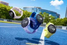 ساعتا Garmin Forerunner 70 بلونين أبيض وأحمر
