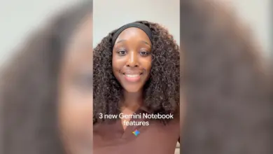 طالبة مبتسمة وعبارة 3 ميزات جديدة في Gemini Notebook