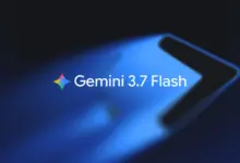 شعار Gemini 3.7 Flash على خلفية زرقاء داكنة من إعلان Antigravity