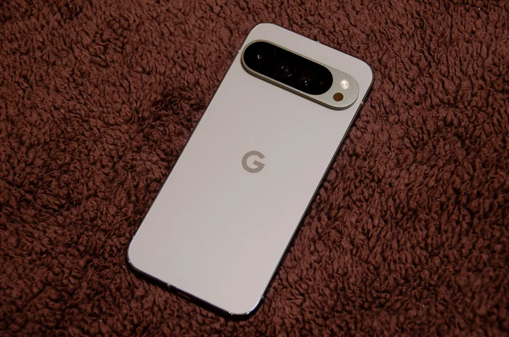 ظهر هاتف Google Pixel 9 Pro XL بشريط الكاميرا