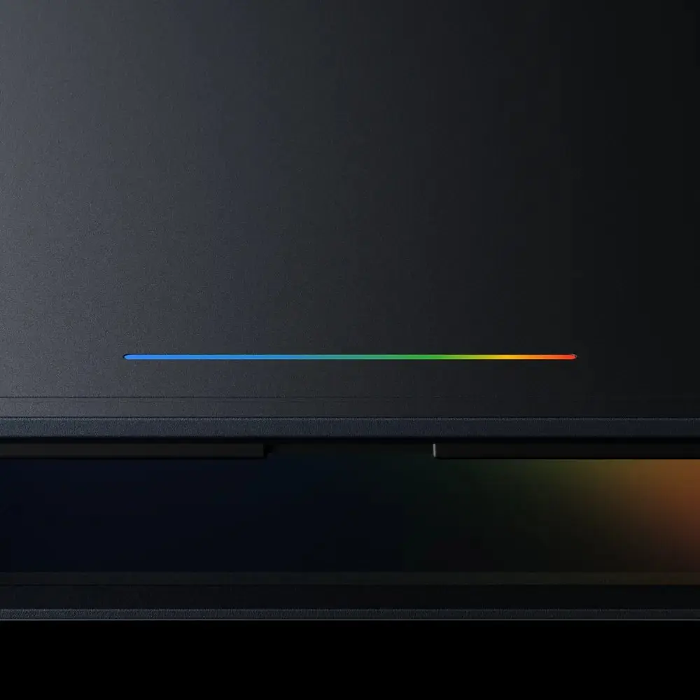 شريط Glowbar الضوئي على غطاء لابتوب Googlebook