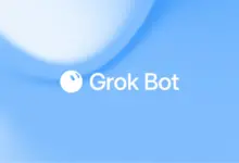 شعار Grok Bot على خلفية زرقاء