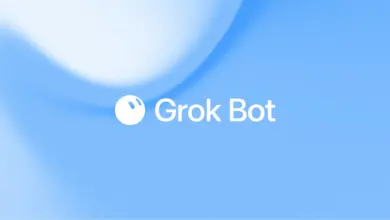 شعار Grok Bot على خلفية زرقاء