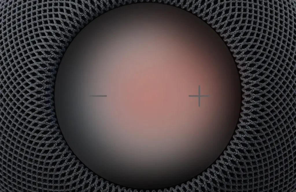 الوجه العلوي لـ HomePod mini 2 بإضاءة Sound Glow