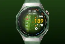 ساعة Huawei Watch GT 7 Pro الخضراء بواجهة تتبع الجولف