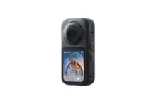 كاميرا Insta360 X6 باللون الأسود