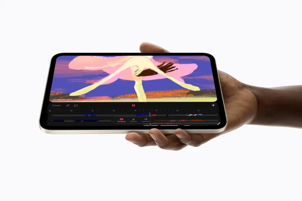 iPad mini الجديد يعرض تطبيق رسم ومونتاج بشاشة OLED