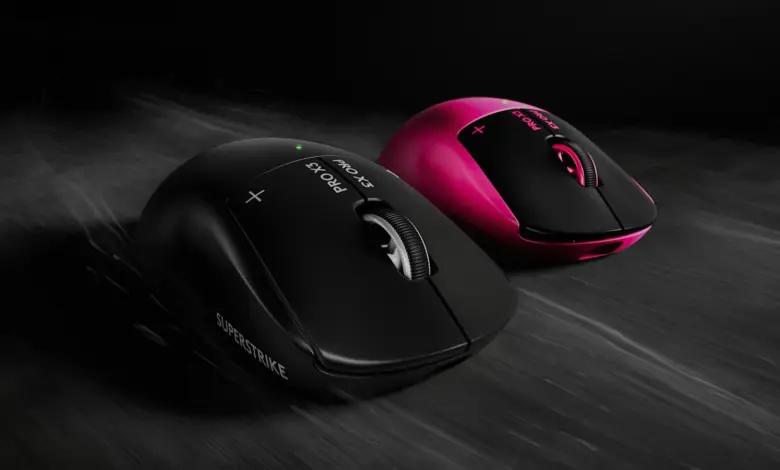 فأرة الألعاب Logitech PRO X3 SUPERSTRIKE باللونين الأسود والوردي