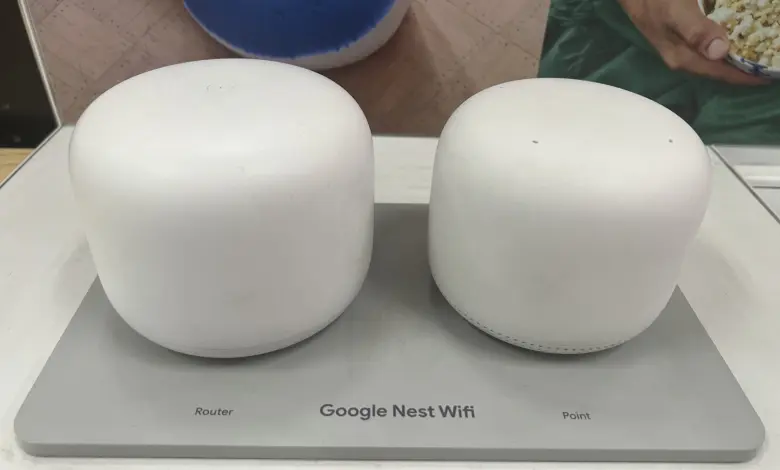نظام Google Nest Wifi من وحدتين: الراوتر والنقطة الإضافية