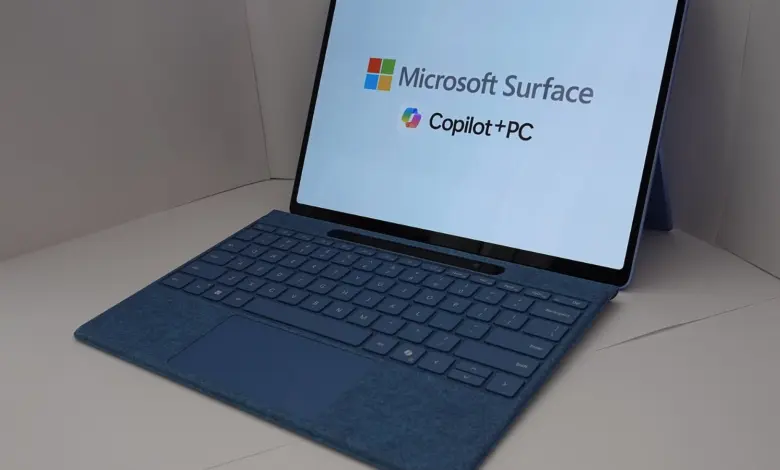 جهاز Microsoft Surface عليه شعار Copilot+ PC