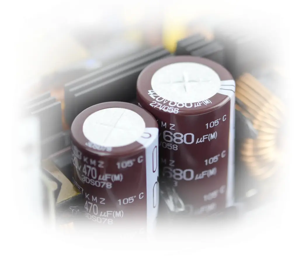 المكثفات اليابانية داخل Montech Century II 850W