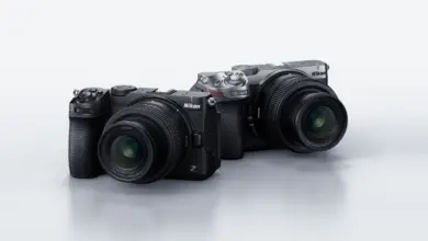 كاميرا Nikon Z5IIC بدون منظار بلونيها الأسود والفضي