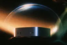 غلاف Perplexity Computer: جهاز Mac mini تحت قبة زجاجية