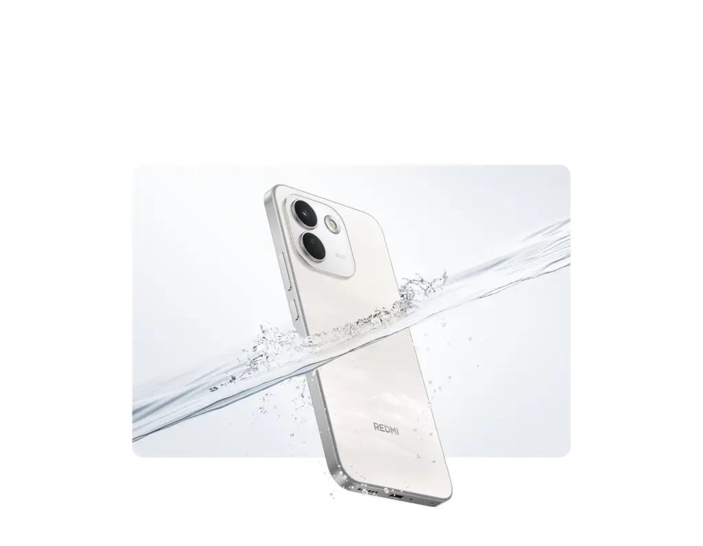 هاتف Redmi Note 17 Pro Max مغمورًا جزئيًا في الماء لإظهار مقاومته