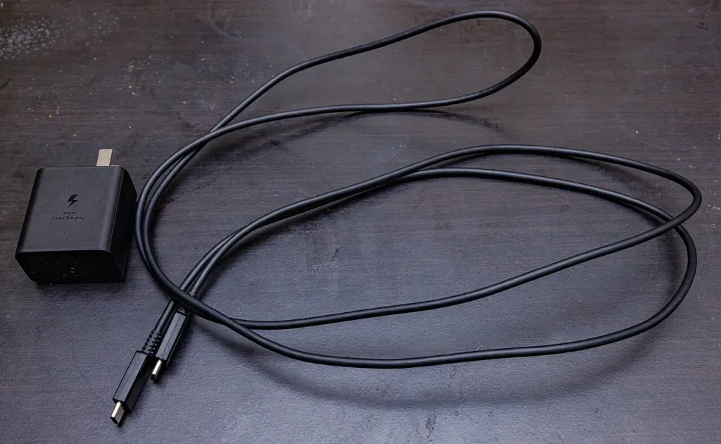 شاحن سامسونج 45 واط مع كابل USB-C إلى USB-C