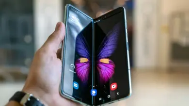 الشاشة الخارجية في Galaxy Z Flip8: كيف تشغّل التطبيقات والأدوات دون فتح الهاتف