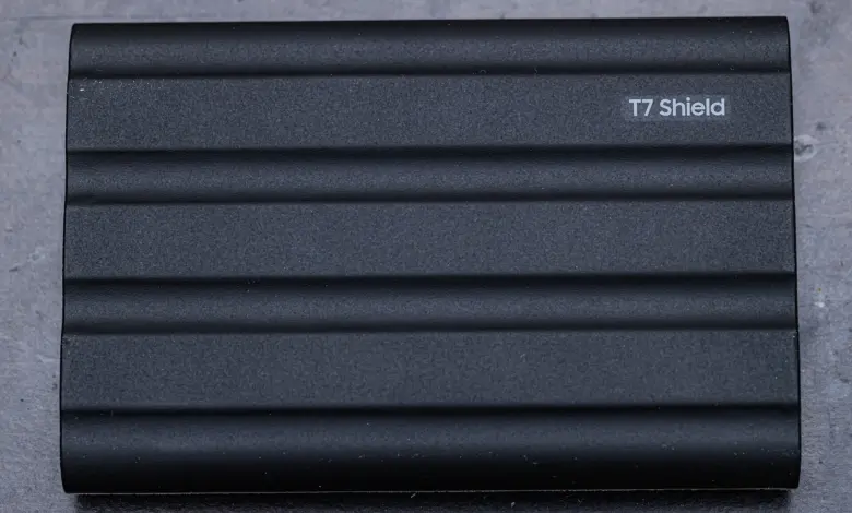 قرص Samsung Portable SSD T7 Shield الخارجي