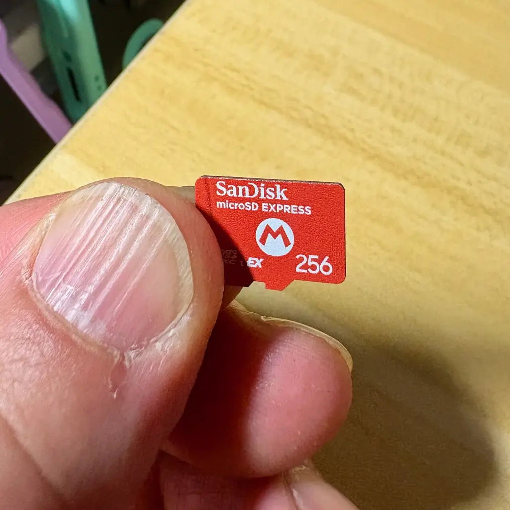 بطاقة سانديسك microSD Express سعة 256 غيغابايت