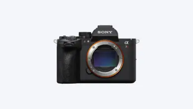 كاميرا Sony A7R VI بدون عدسة من الأمام
