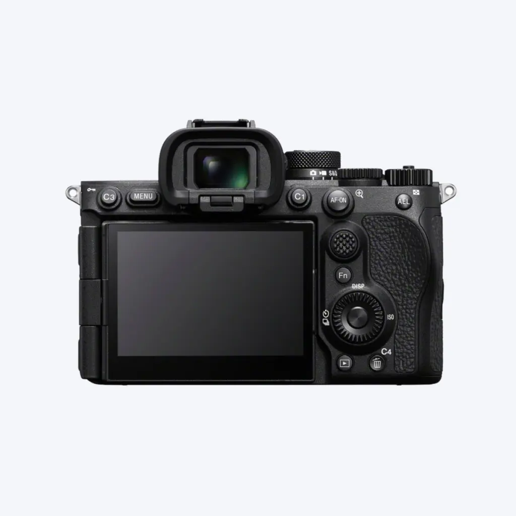 الجهة الخلفية من Sony A7R VI مع الشاشة المتعددة الزوايا ومنظار OLED