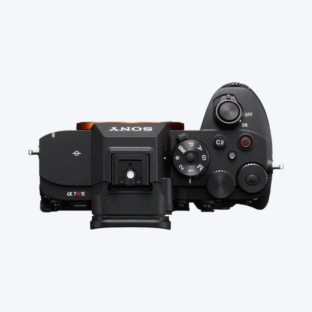الجزء العلوي من Sony A7R VI وأقراص التحكم